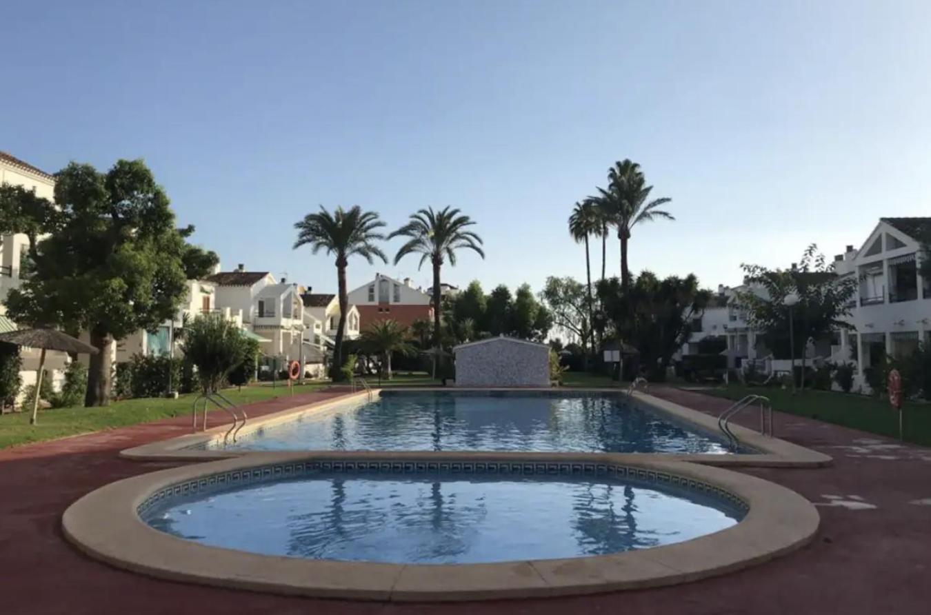 Bajo Con Piscina Y Jardin En Denia